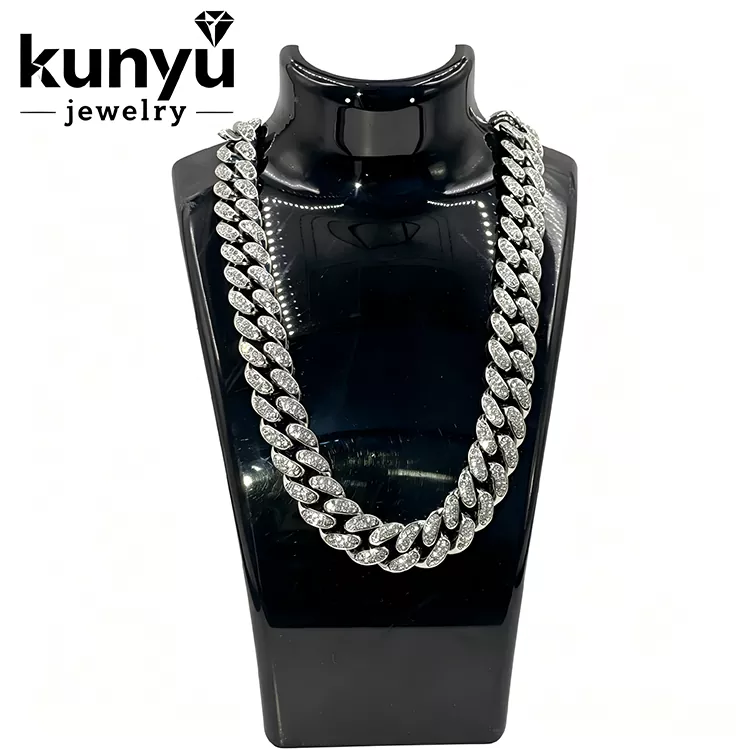 Colier cu legături cubaneze Bling Colier cu legături cubaneze Bling