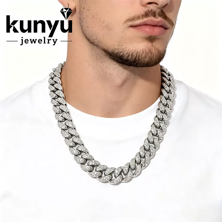 Colier cu legături cubaneze Bling
