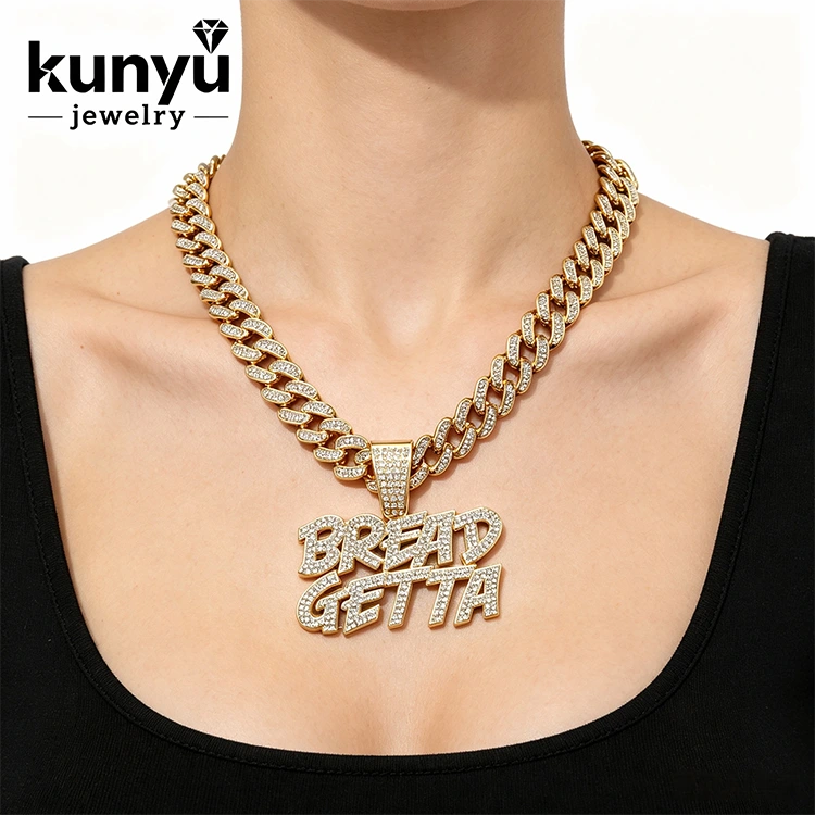 Pandantiv cu scrisoare personalizat